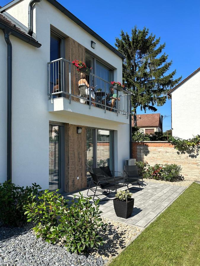 Linden Apartman 107 Glamour (Adults Only) Mosonmagyarovar Exterior foto
